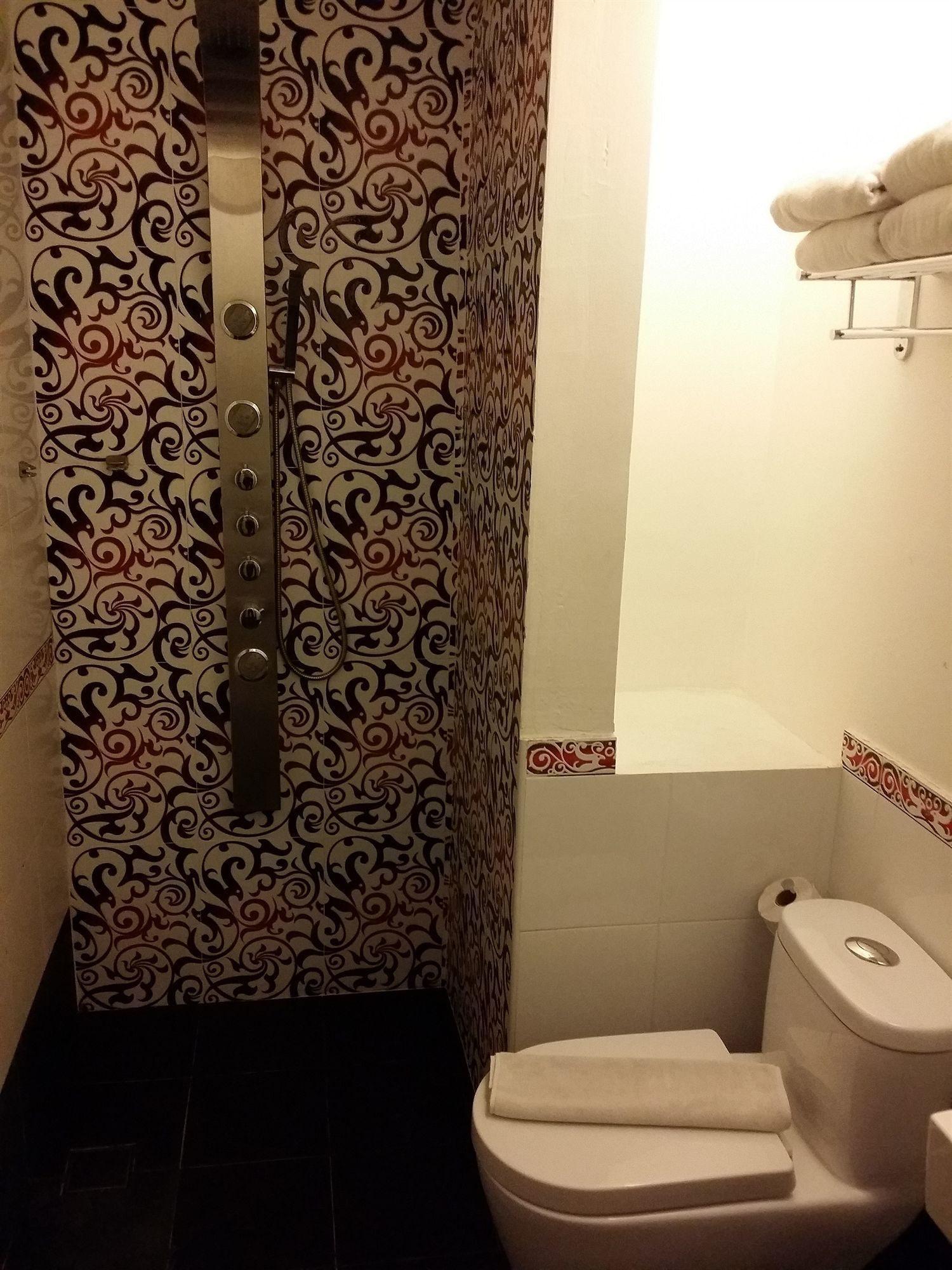 Arenaa Deluxe Hotel Malakka Dış mekan fotoğraf