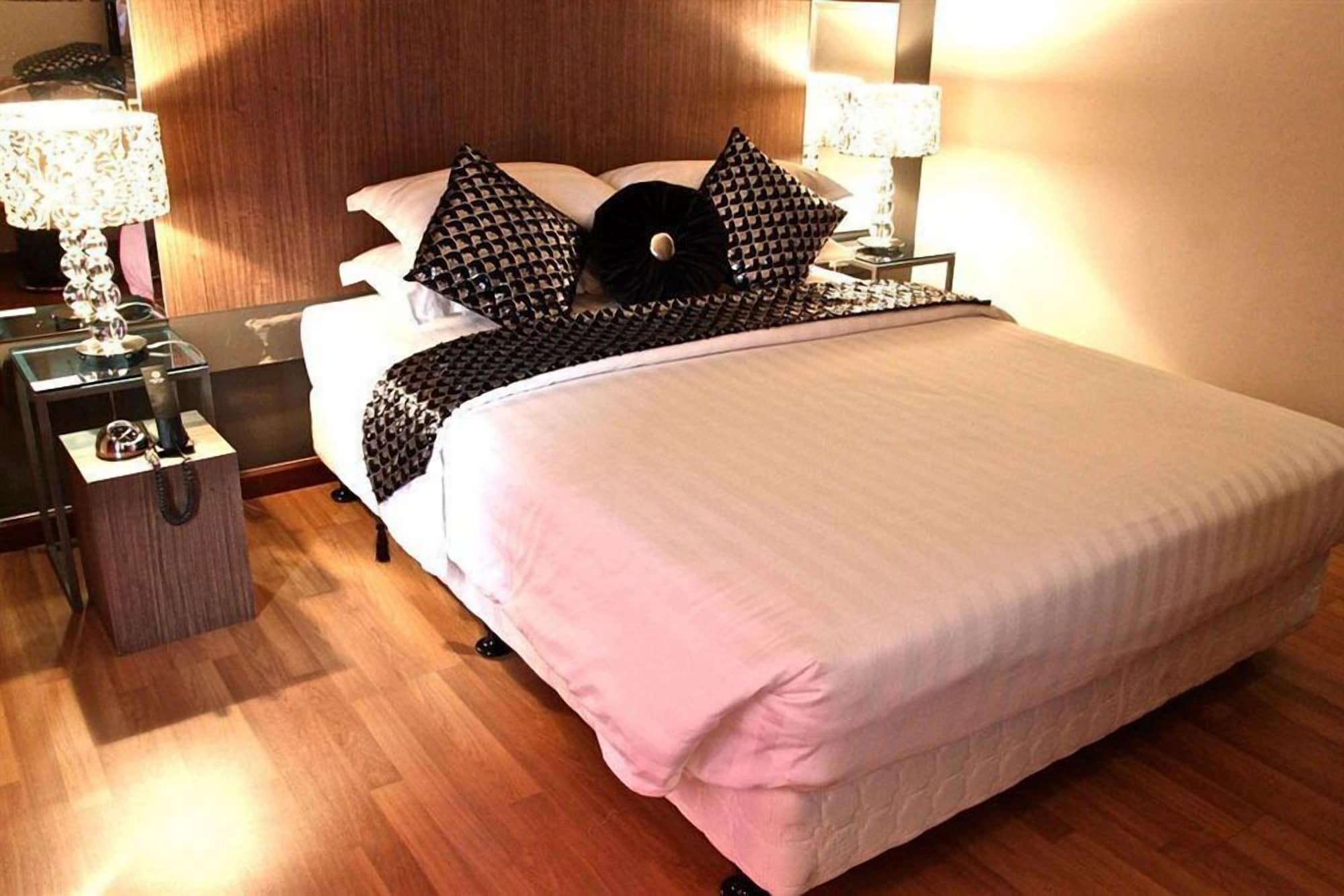 Arenaa Deluxe Hotel Malakka Dış mekan fotoğraf