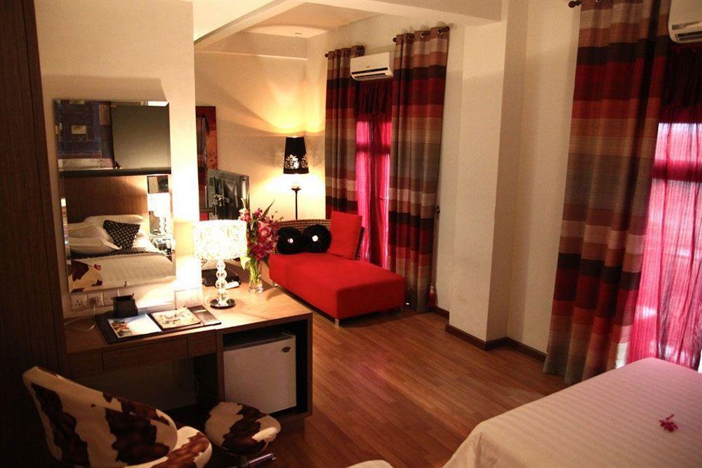 Arenaa Deluxe Hotel Malakka Dış mekan fotoğraf