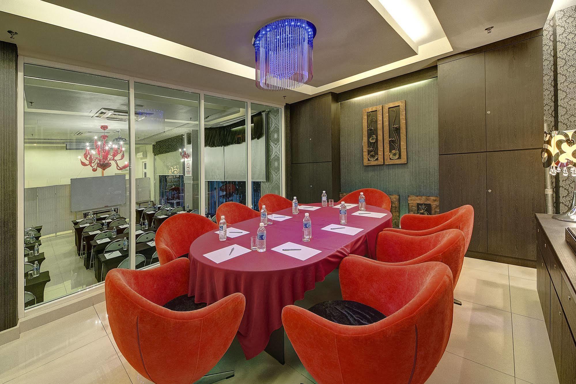 Arenaa Deluxe Hotel Malakka Dış mekan fotoğraf