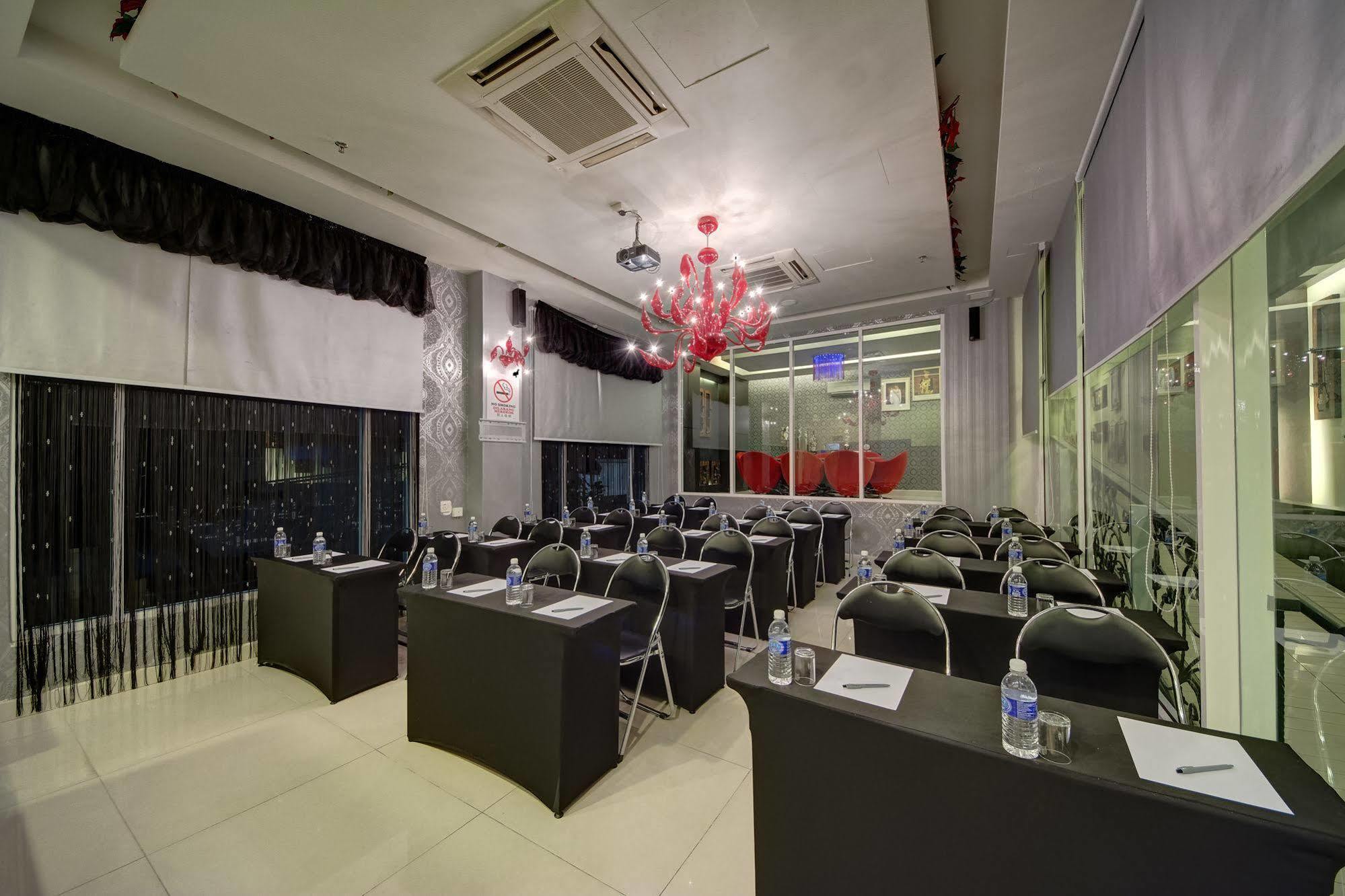 Arenaa Deluxe Hotel Malakka Dış mekan fotoğraf