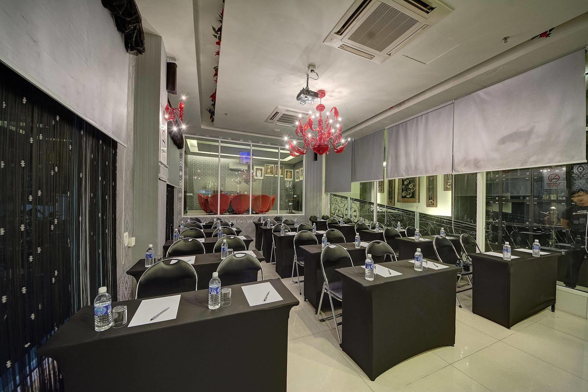Arenaa Deluxe Hotel Malakka Dış mekan fotoğraf